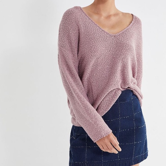 UO Coconut Reversible V-Neck Tunic Sweater (Mauve) - Picture 1 of 6